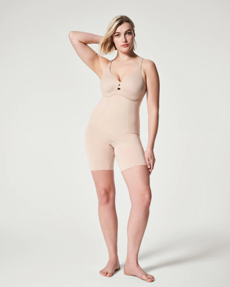 Light Gray OnCore High-Waisted Mid-Thigh Short Spanx