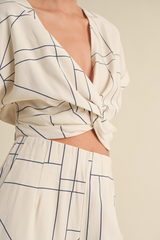 Plot Twist Knot Front Top