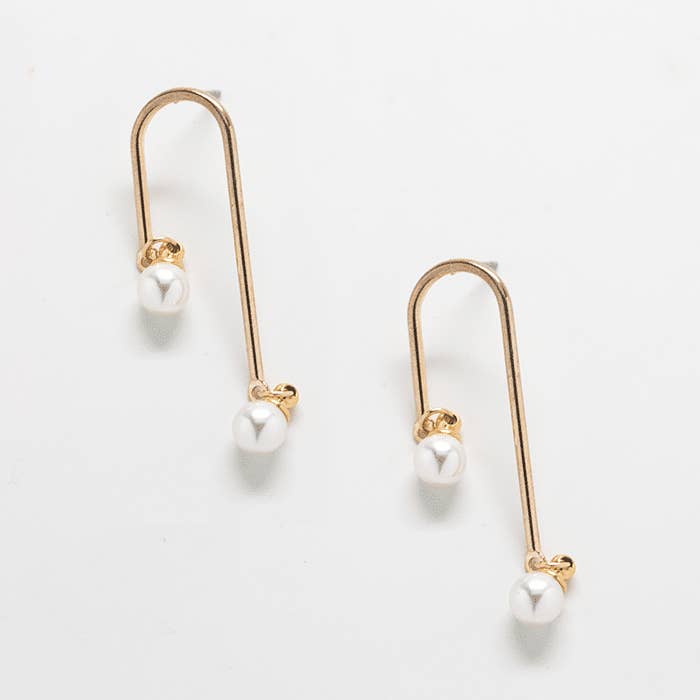 White Smoke Pearl Curve Bar Earrings Earrings