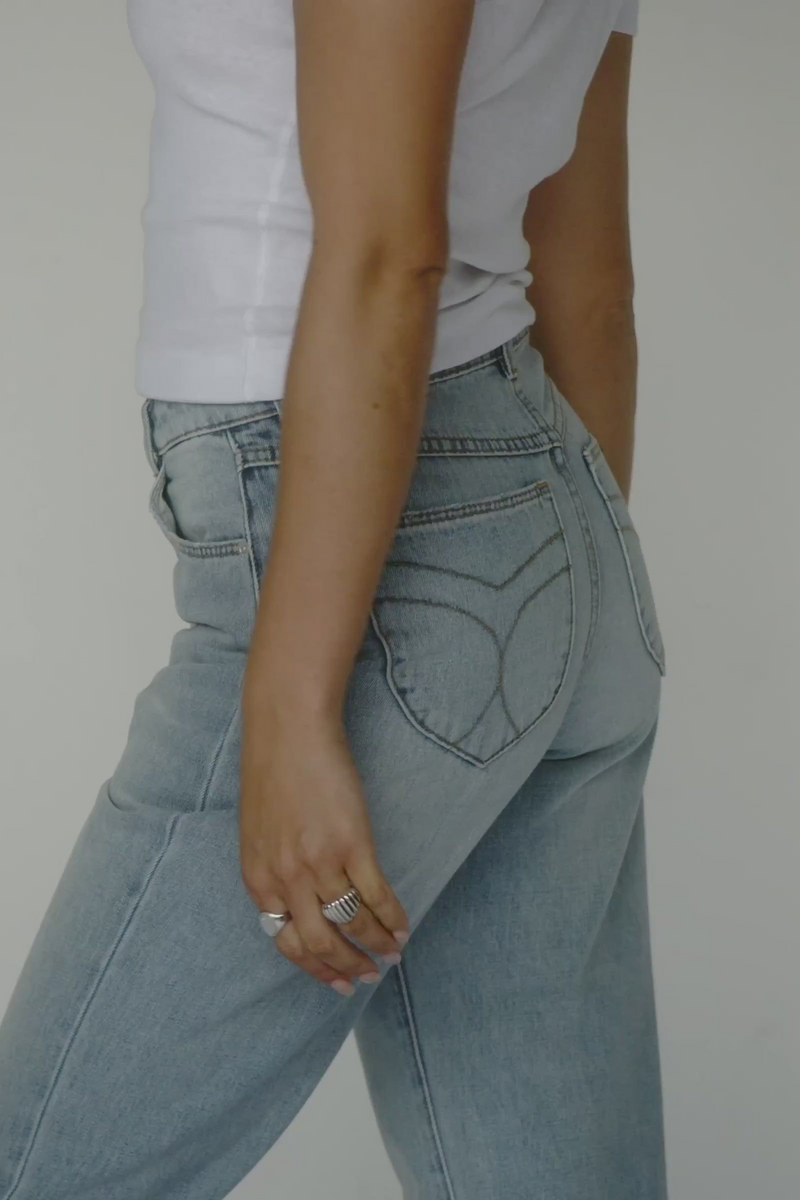 Slate Gray 90's Relaxed Straight Leg | Faded Blue Jeans