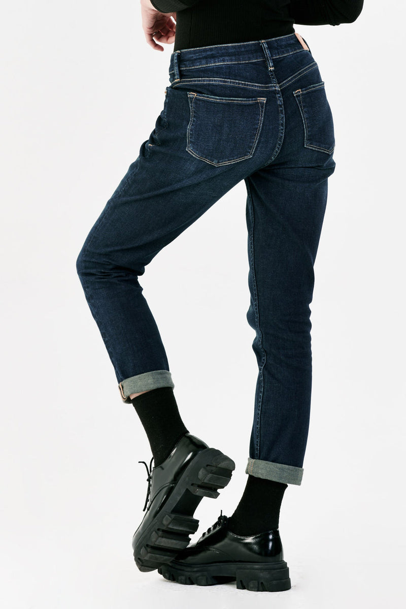 White Smoke Aiden High Rise Girlfriend Jean Jeans