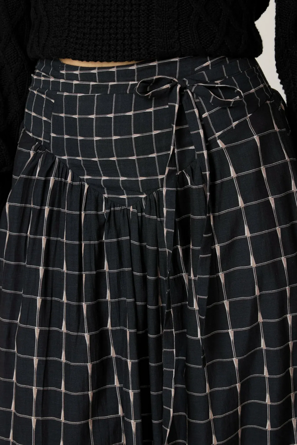 Black Amber Ankle Skirt in Saul Midi Skirt