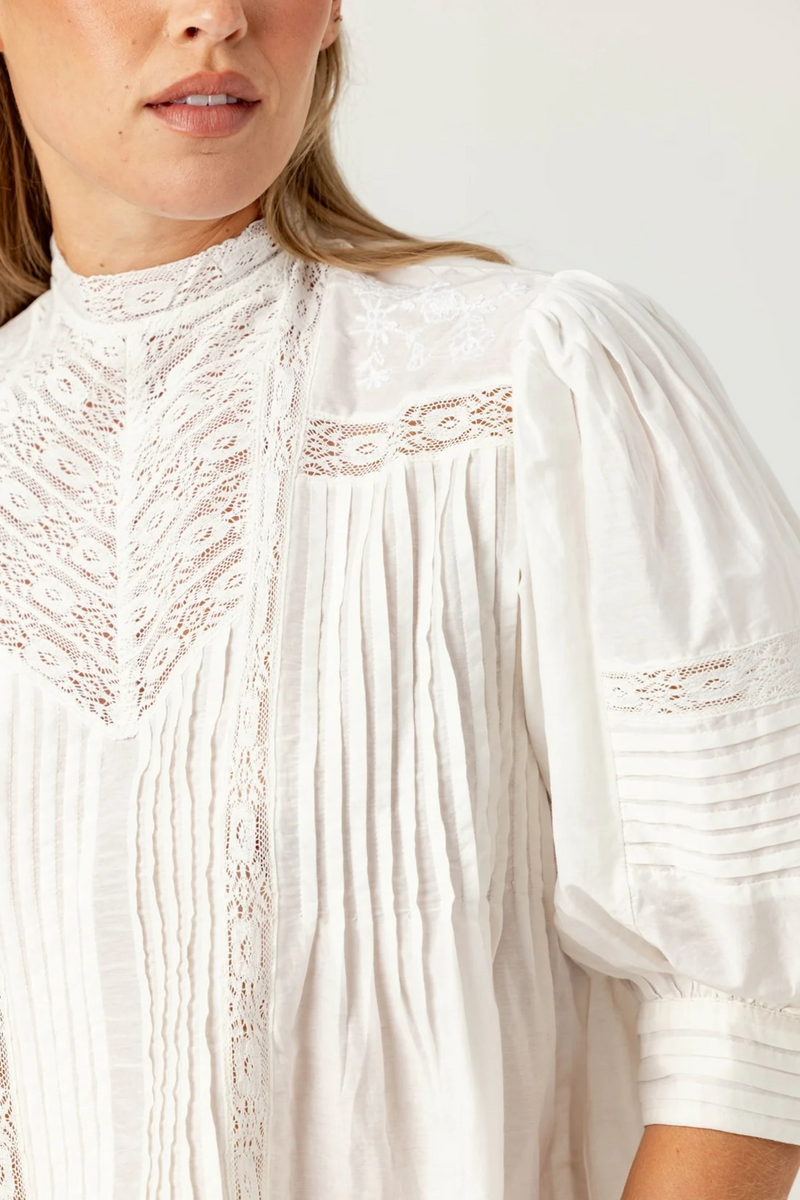 Antique White Moni Top Top