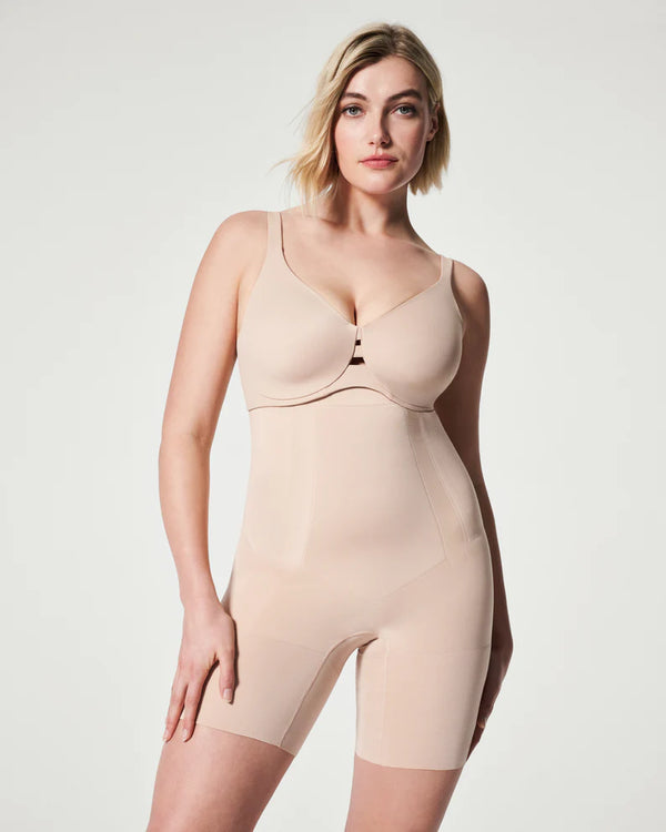 SPANX Women's Suit Your Fancy Strapless Cupped Mid-Thigh Bodysuit :  : Clothing, Shoes & Accessories